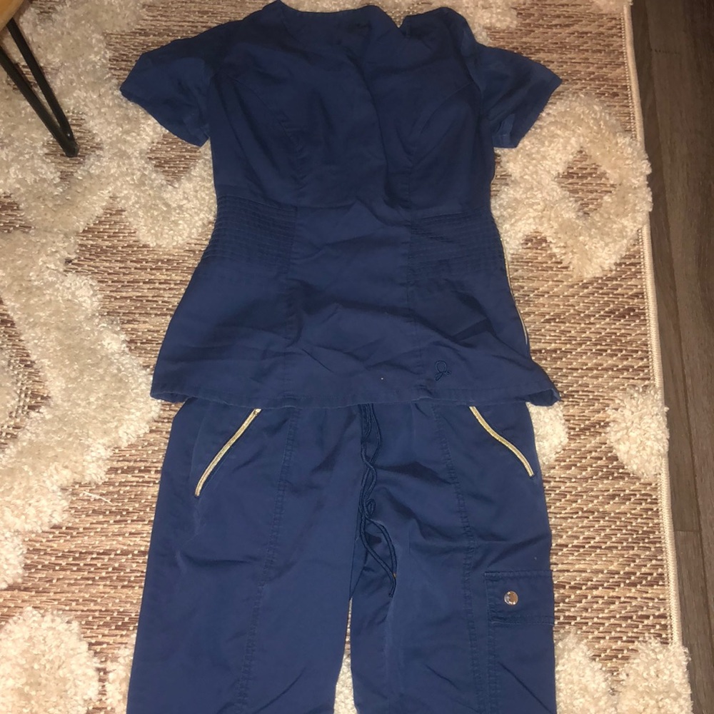 Jaannu Scrubs Set